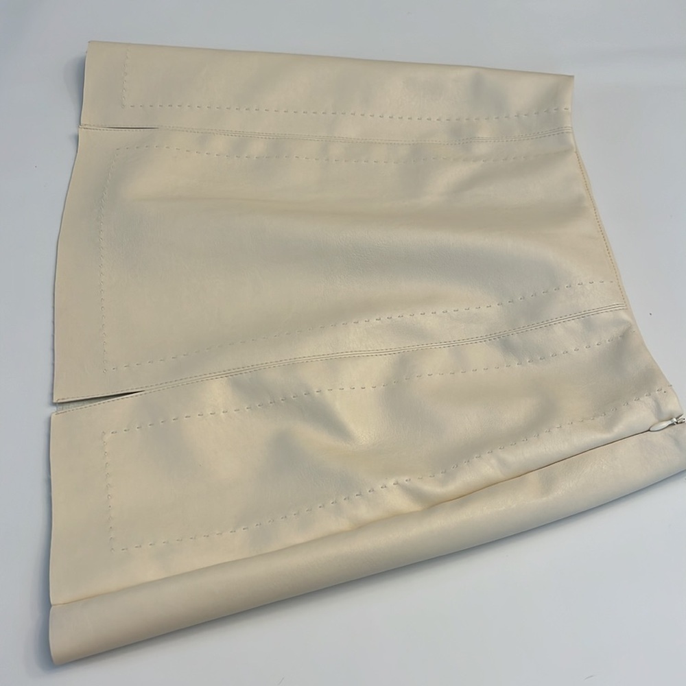 FRANCESCA’S ALYA faux Leather /vegan Leather mini skirt size S NWT side zipper - Picture 12 of 16